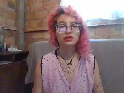 Snapshot of Madolina chatting on November 19, 3:23 pm Madolina online show from November 19, 3:23 pm