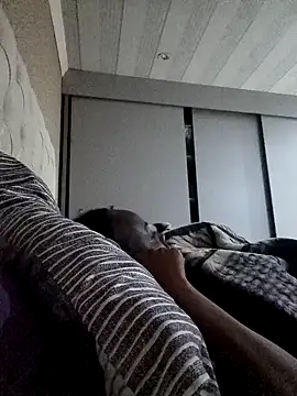 sexydarkberryxxx online show from December 4, 8:50 pm