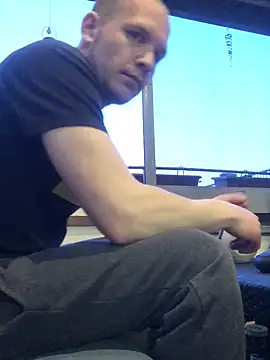 Spielzeugtwink online show from April 22, 6:53 pm