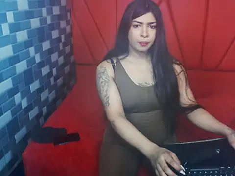 Snapshot of DanaHot77 chatting on March 2, 7:43 pm DanaHot77 online show from March 2, 7:43 pm