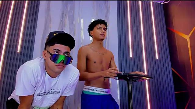 Erotick Men online show from November 21, 8:35 am