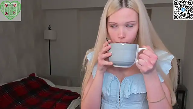 CherrylHolme online show from February 5, 7:40 pm