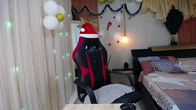 sweett love  online show from December 4, 4:44 am