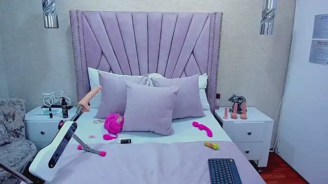 Snapshot of ViolettFrosst chatting on November 20, 6:07 pm ViolettFrosst online show from November 20, 6:07 pm