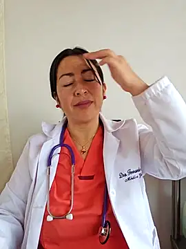 Snapshot of JustSamantha_ chatting on December 3, 1:31 pm JustSamantha online show from December 3, 1:31 pm