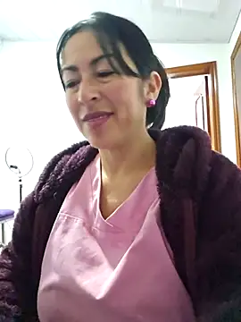 JustSamantha  online show from April 18, 10:52 am