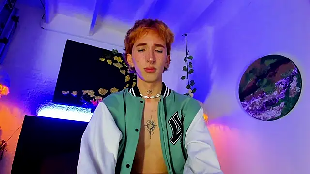 Snapshot of Shadow_claw chatting on November 20, 7:57 pm Shadow claw online show from November 20, 7:57 pm