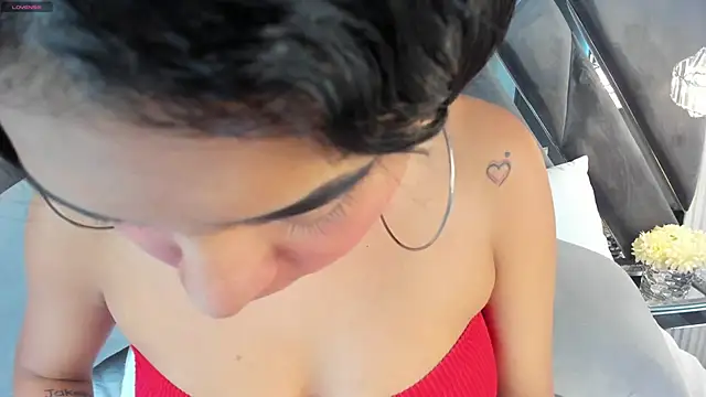 Snapshot of NatashaLondon_ chatting on December 19, 5:31 pm NatashaLondon online show from December 19, 5:31 pm