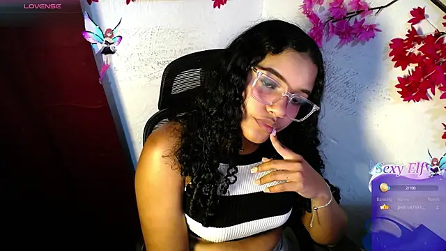 Snapshot of chleo_rosse chatting on July 20, 10:45 pm chleo rosse online show from July 20, 10:45 pm