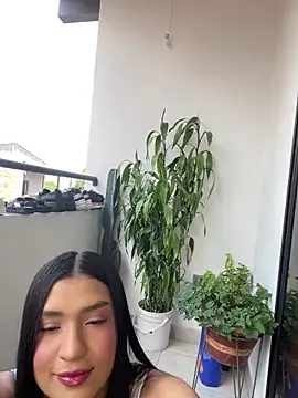 Amira-Zahra online show from March 19, 6:45 pm