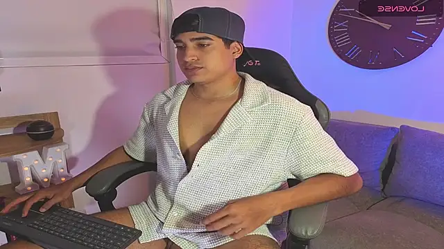 Snapshot of ken_blakerr chatting on June 22, 2:58 pm ken blakerr online show from June 22, 2:58 pm