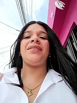 Layla-daring online show from February 28, 8:10 pm