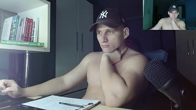 Poliglotjoe1 online show from November 29, 7:11 am