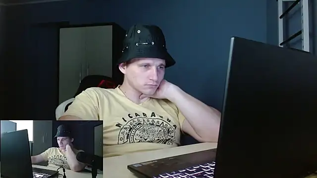 Poliglotjoe1 online show from February 11, 2:27 am