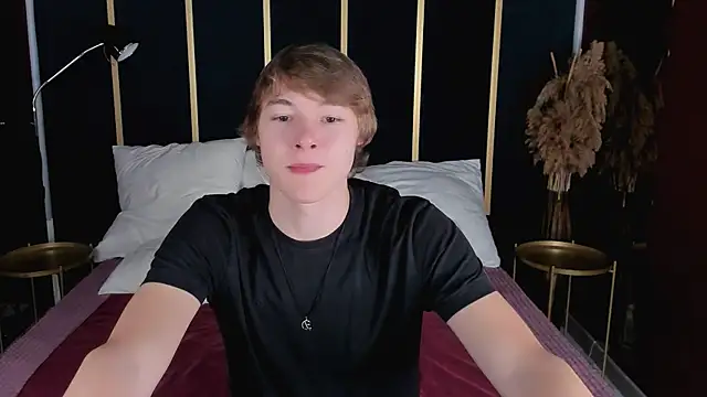 Snapshot of DonaldWoon chatting on November 23, 10:37 am DonaldWoon online show from November 23, 10:37 am