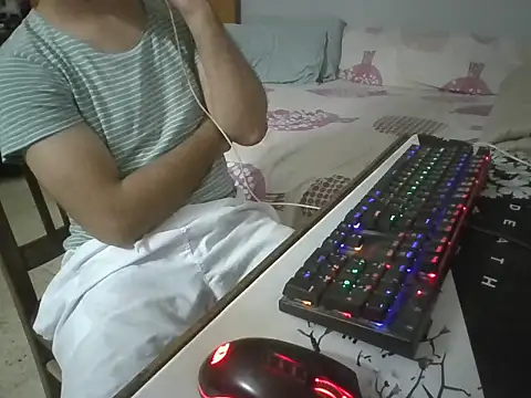 Snapshot of caiomurdock chatting on November 21, 1:15 am caiomurdock online show from November 21, 1:15 am