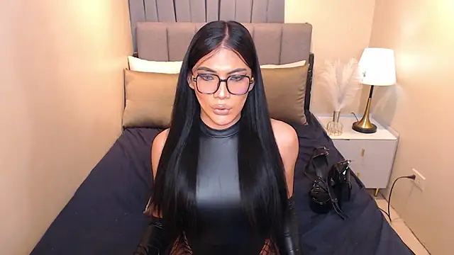 KelsieSilva online show from December 19, 7:59 am