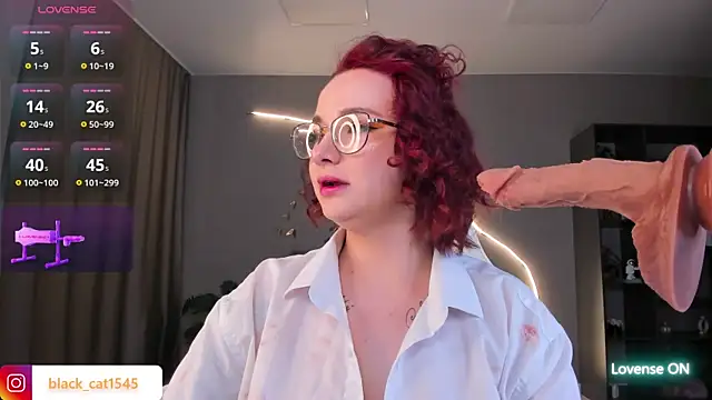 kittyhardfucks online show from June 19, 9:35 am
