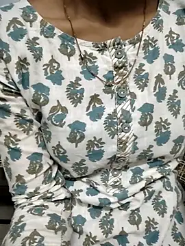 Snapshot of Roja__ chatting on November 26, 12:39 pm Roja online show from November 26, 12:39 pm