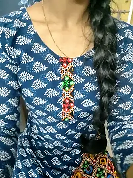 Snapshot of Roja__ chatting on November 28, 9:56 am Roja online show from November 28, 9:56 am