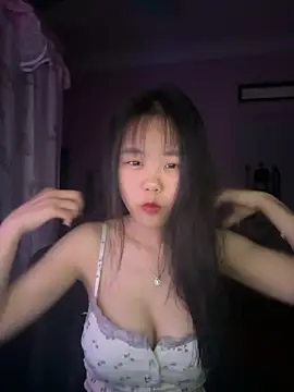 Kiee-lee online show from April 21, 2:45 pm