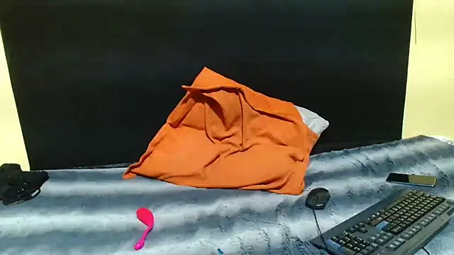 WildHornyTiger18 online show from February 27, 9:48 pm