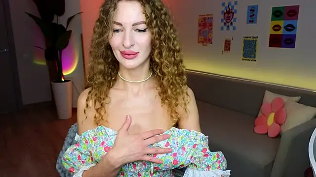 Snapshot of Anna__Herrera chatting on April 1, 9:45 pm Anna Herrera online show from April 1, 9:45 pm