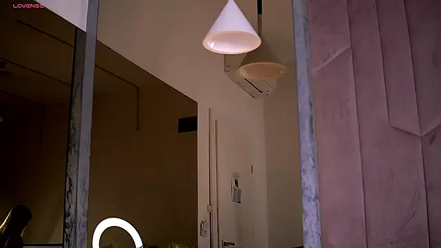 Emily Voss online show from February 3, 4:32 am