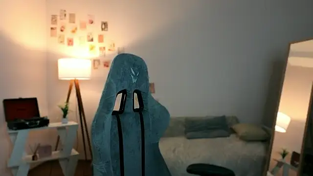 Vexorine online show from April 9, 7:30 pm