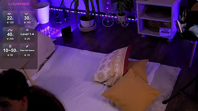 PureEllieX online show from April 18, 3:10 am