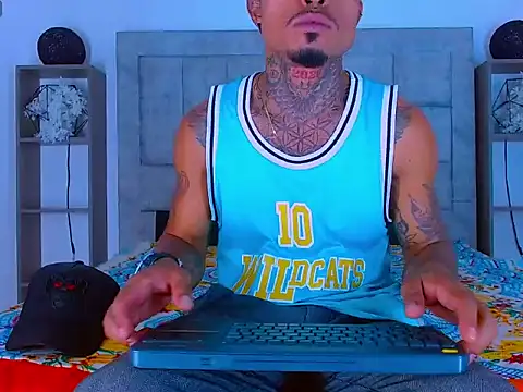 Hot Latino x online show from February 20, 12:49 pm