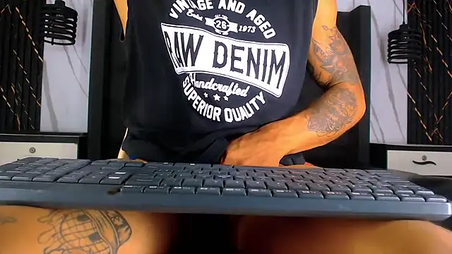 Hot Latino x online show from March 11, 7:42 pm