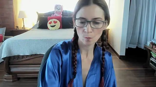 Charlotte-Willson online show from March 31, 2:50 pm