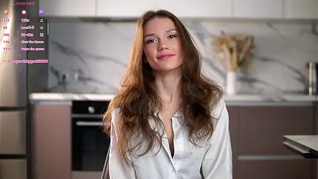 Snapshot of LucieNovembre chatting on December 3, 4:31 am LucieNovembre online show from December 3, 4:31 am