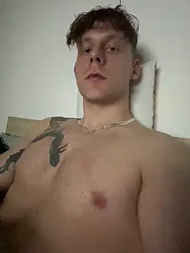 Snapshot of adamkatok chatting on November 20, 5:01 pm adamkatok online show from November 20, 5:01 pm