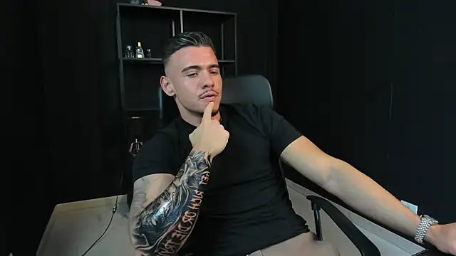 ElijahThorne online show from April 27, 10:24 am