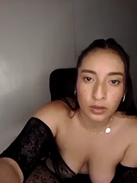 kira-stormm online show from March 24, 9:31 pm