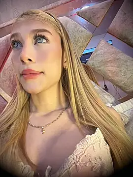 valeryfox   online show from April 23, 12:45 am