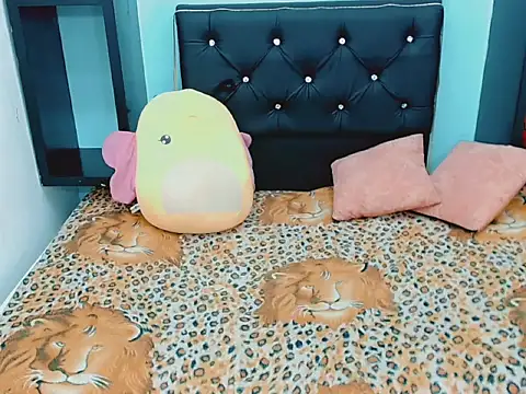 xwetdreamsx online show from December 15, 7:51 pm