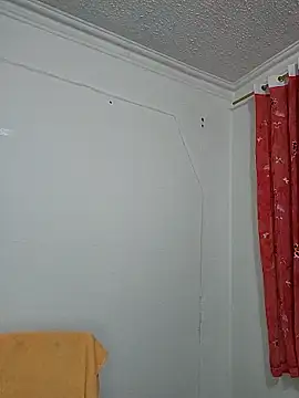 Snapshot of mila_curvy chatting on February 23, 5:49 am mila curvy online show from February 23, 5:49 am