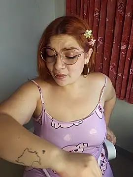 Snapshot of mila_curvy chatting on March 5, 7:15 am mila curvy online show from March 5, 7:15 am