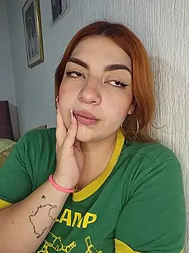 Snapshot of mila_curvy chatting on March 16, 5:44 am mila curvy online show from March 16, 5:44 am