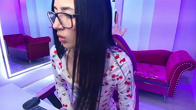 Emily andrews online show from February 11, 7:19 pm