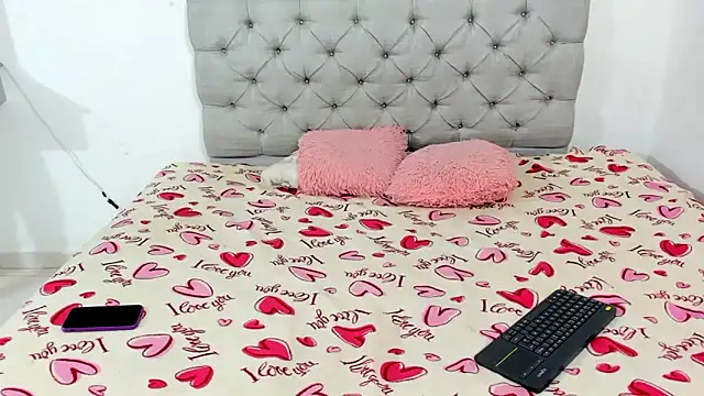 Briitney tovar online show from December 16, 3:55 am