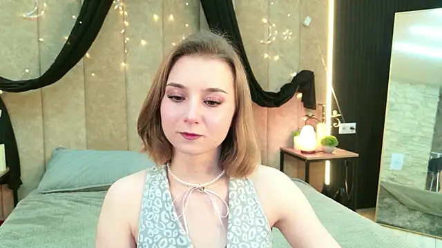 Snapshot of Janice_Corona chatting on May 19, 3:51 pm Janice Corona online show from May 19, 3:51 pm