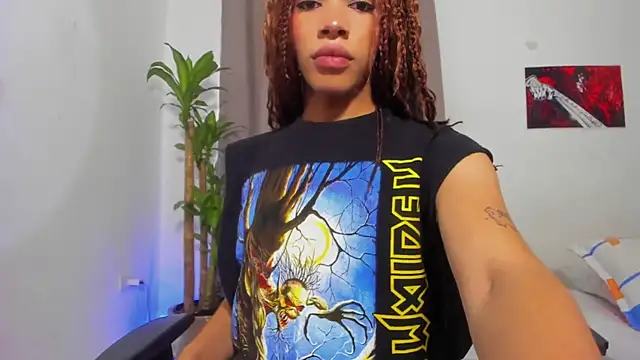 Snapshot of Catty_Noir chatting on December 4, 7:55 pm Catty Noir online show from December 4, 7:55 pm