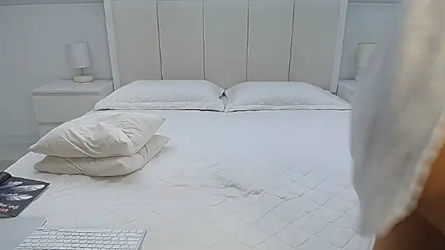 Milena29 online show from March 22, 5:28 am