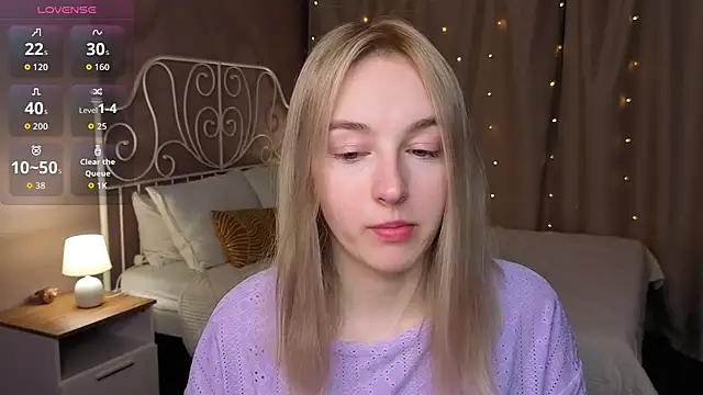 Shy Polly online show from April 22, 12:02 am