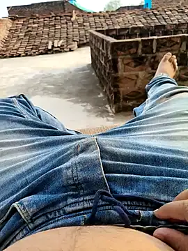 Snapshot of apka_rockstarr chatting on December 3, 3:25 am apka rockstarr online show from December 3, 3:25 am