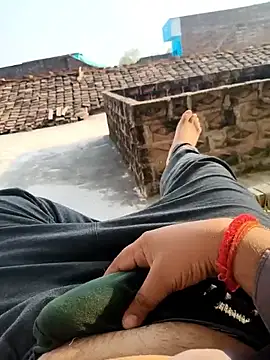 Snapshot of apka_rockstarr chatting on December 4, 3:27 am apka rockstarr online show from December 4, 3:27 am